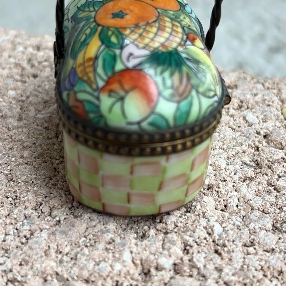 Limoges Chamart Exclusive trinket box